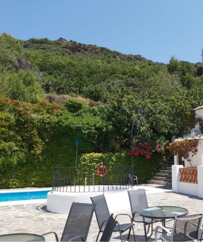 Apartmán La Casita Del Arbol Blanco Bubión Exteriér fotografie